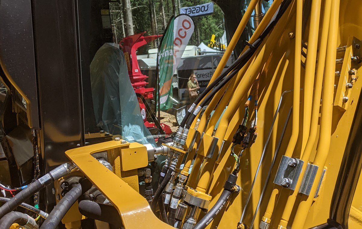 Used Caterpillar 323GC Excavators detail photo