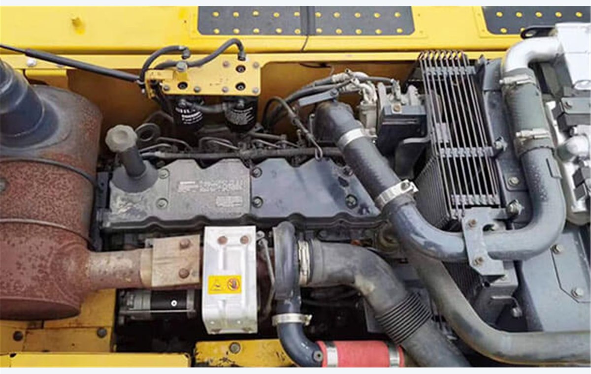 Used Komatsu PC200-8 Excavator detail photo