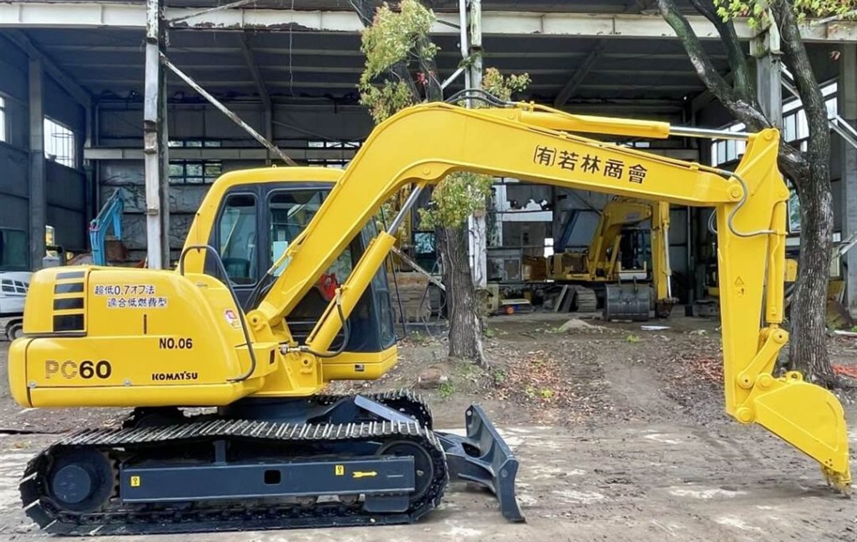 Used Komatsu PC60-7 Excavator